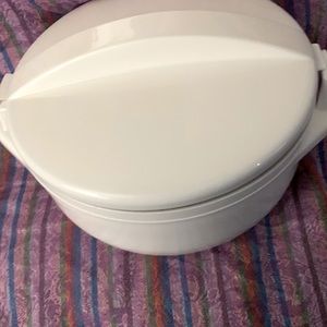 Warming pot. Keeps good and warm